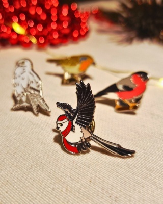 Świąteczny Raniuszek - OTOPtak, przypinka metalowa (edycja limitowana)